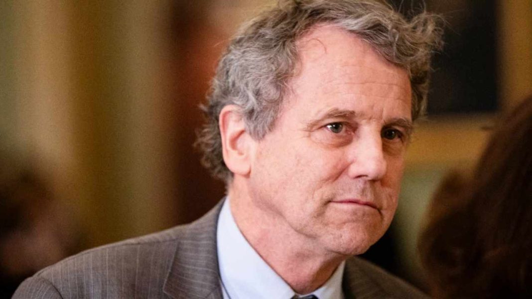 us-lawmaker-suggests-‘maybe’-crypto-should-be-banned-citing-bigger-issues-than-ftx