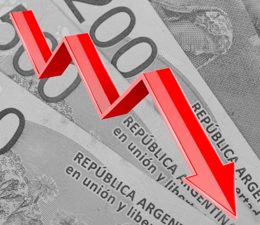Argentine Peso Plunges to a 5 Month Low Amid Legal and Political Woes argentine-peso-plunges-to-a-5-month-low-amid-legal-and-political-woes