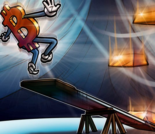 Bitcoin underperforms stocks, gold for the first time since 2018 bitcoin-underperforms-stocks,-gold-for-the-first-time-since-2018