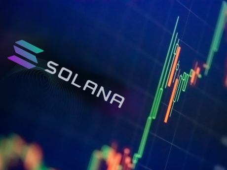 solana-records-new-monthly-user-high-amidst-persistent-price-drop